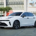 lynk-&-co-03-man-khung-nhat-phan-khuc,-dau-honda-civic-bang-gia-tu-739-trieu