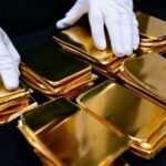 Giá vàng vọt lên cao nhất hơn 2 tháng, quỹ khổng lồ tiếp chuỗi "gom" 20 tấn vàng
