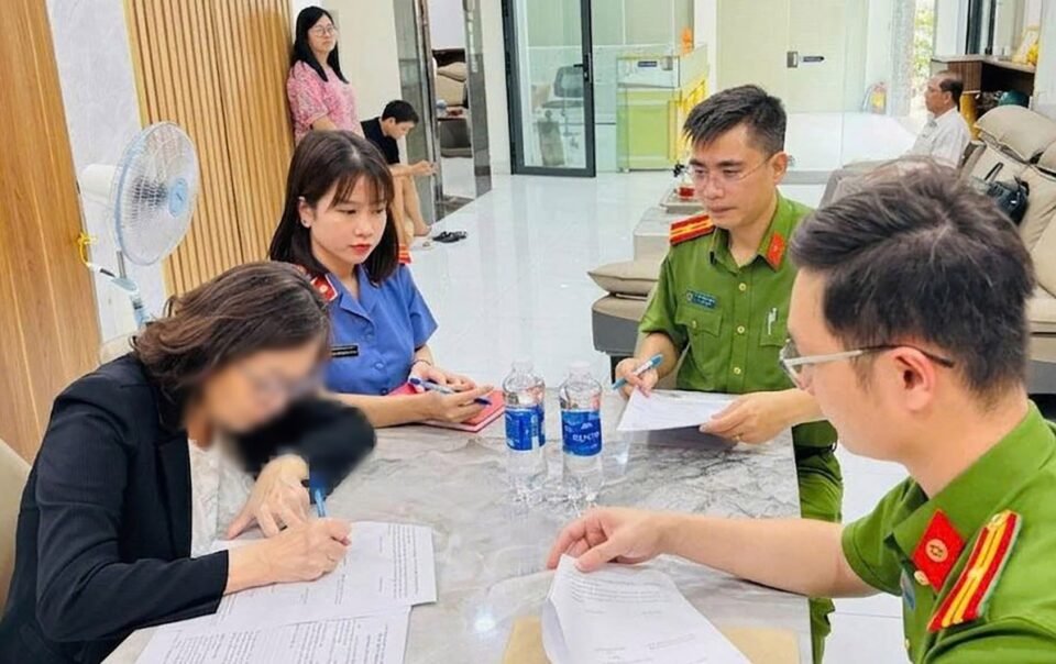 khoi-to-chu-doanh-nghiep-kinh-doanh-vang-bac-vi-tron-thue-hon-430-trieu-dong