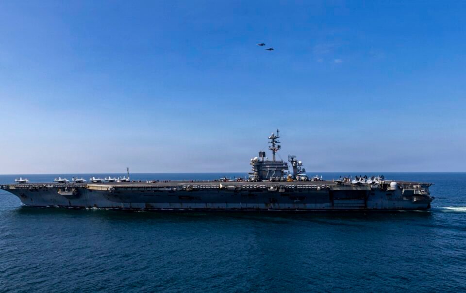 bo-truong-chien-tranh-my-phan-bac-tinh-hinh-toi-te-tren-tau-san-bay-uss-abraham-lincoln