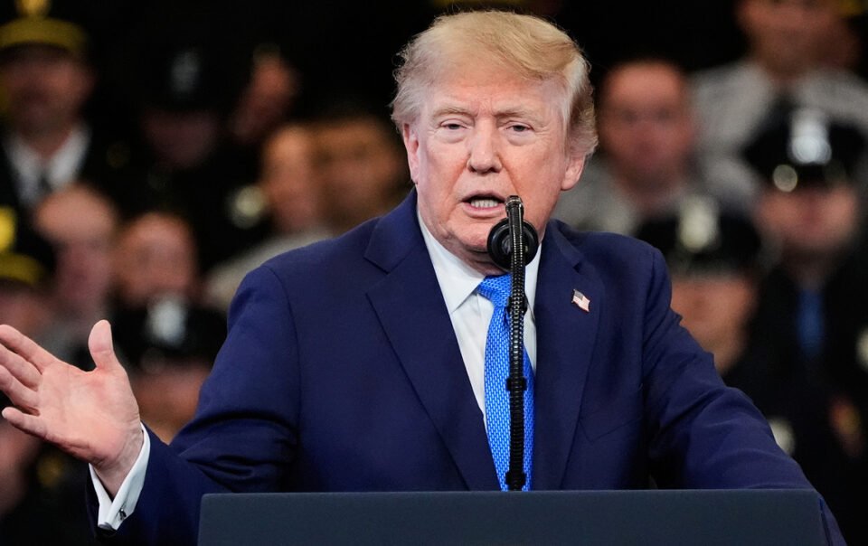ong-trump:-‘eo-bien-hormuz-se-som-la-lanh-tho-my’