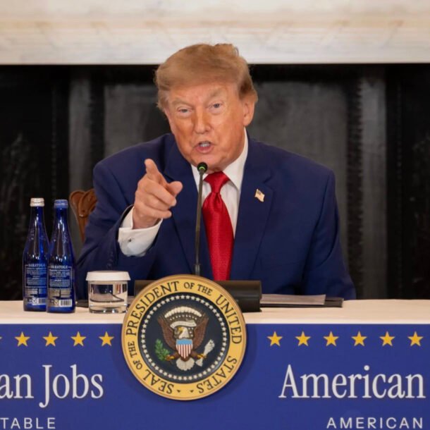 ong-trump-doa-tuyen-bo-eo-bien-hormuz-la-lanh-tho-my