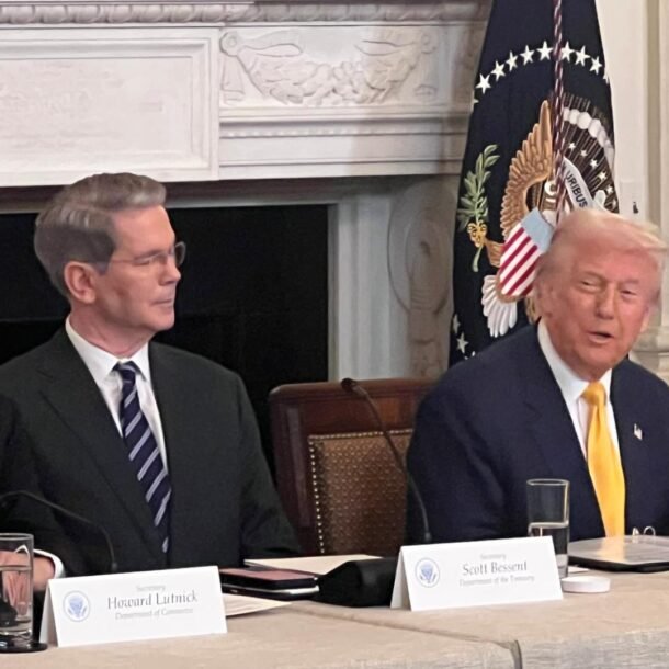 trump-expected-to-attend-white-house-meeting-with-crypto-ceos,-sources-say