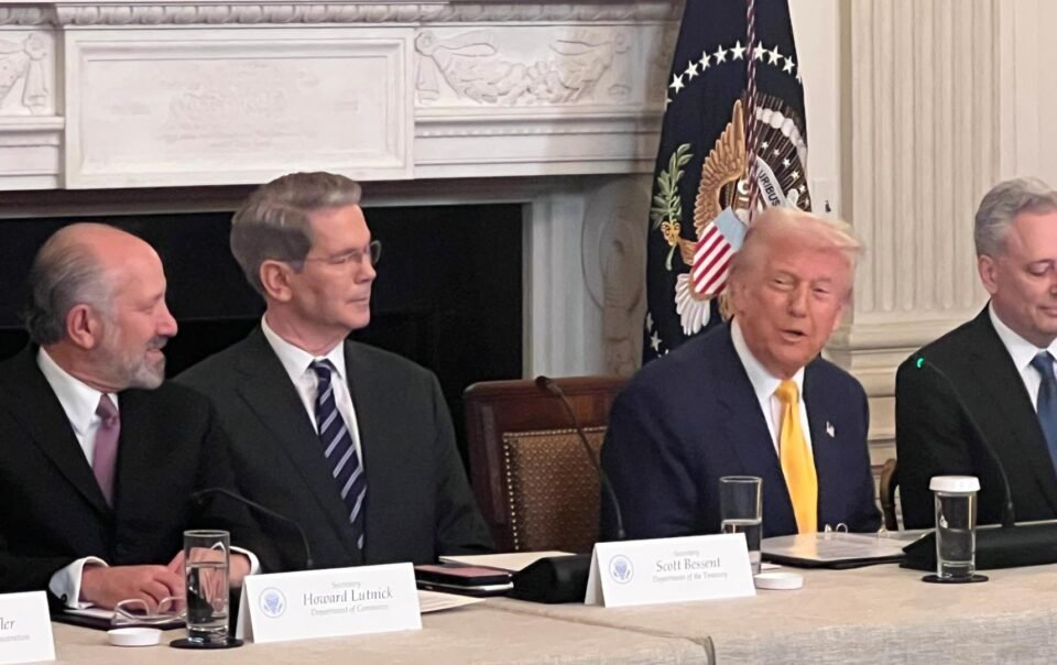 trump-expected-to-attend-white-house-meeting-with-crypto-ceos,-sources-say