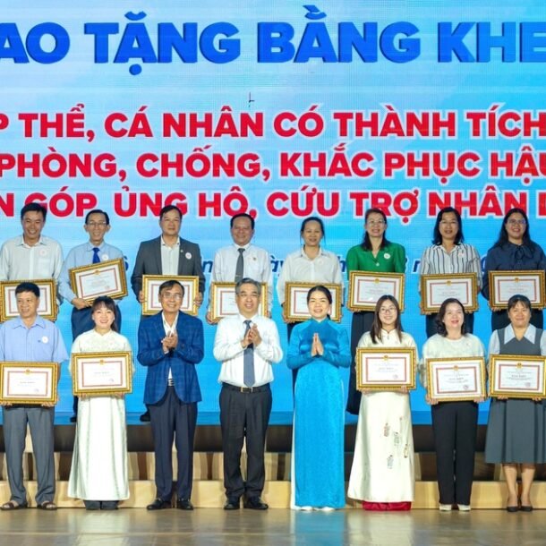 tp.hcm-vinh-danh-nhung-nguoi-thap-sang-tinh-than-‘vi-ca-nuoc,-cung-ca-nuoc’