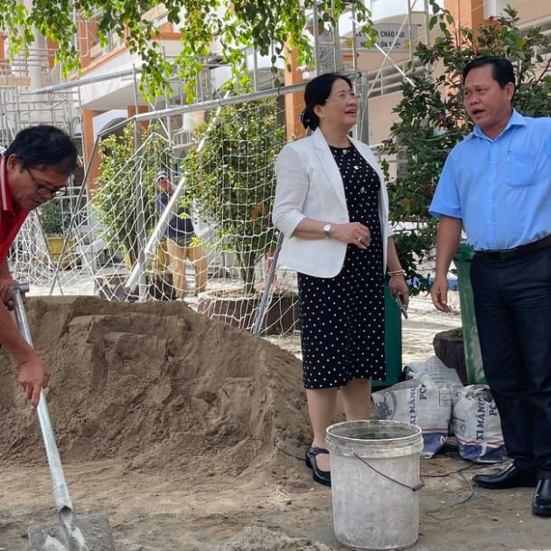 can-tho-mien-phi-sach-giao-khoa-cho-hoc-sinh-ho-ngheo,-can-ngheo,-co-hoan-canh-kho-khan