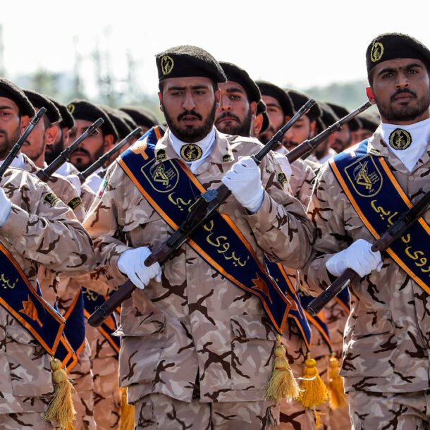 iran-chi-trich-ong-trump-‘ao-tuong’-ve-dam-phan-bi-mat