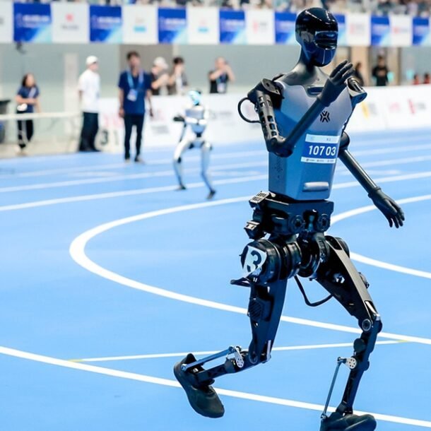 hon-2.000-robot-hinh-nguoi-thi-van-dong-du-kieu-o-trung-quoc
