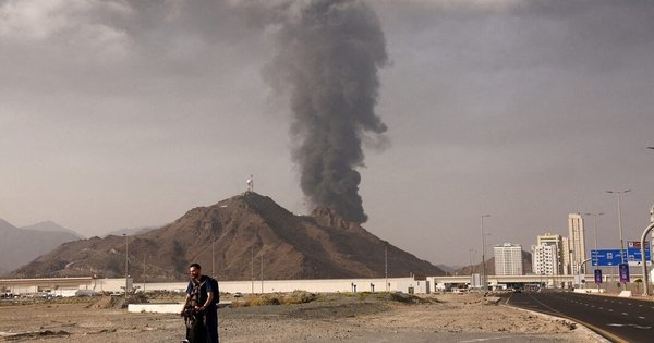uae-to-iran-ph&oacute;ng-t&ecirc;n-lua,-quyet-dinh-d&oacute;ng-bang-thuong-mai-song-phuong