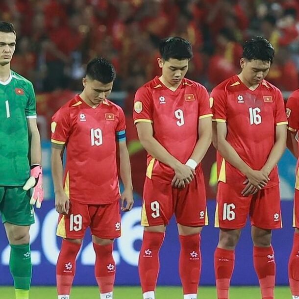 tuong-nho-co-hlv-phan-thanh-hung-truoc-tran-viet-nam-–-malaysia