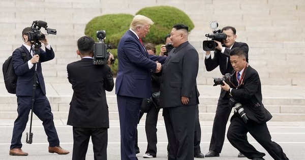 &ocirc;ng-trump-h&eacute;-lo-ke-hoach-gap-&ocirc;ng-kim-jong-un,-trieu-ti&ecirc;n-l&ecirc;n-tieng