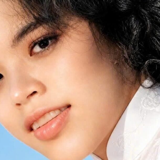 tim-nguoi-biet-thong-tin-co-gai-trong-buc-anh-duoi-phan-mo-liet-si-o-da-nang