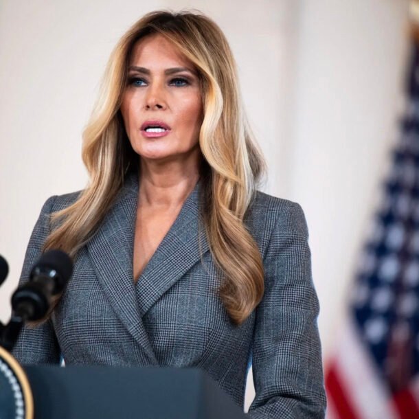 ba-melania-trump-noi-dua-ve-viec-'o-an'-hon-mot-thang