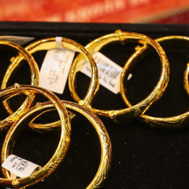 gia-vang-hom-nay-19/8/2026-“boc-hoi”-1,6-trieu/luong,-gia-ban-thung-143-trieu