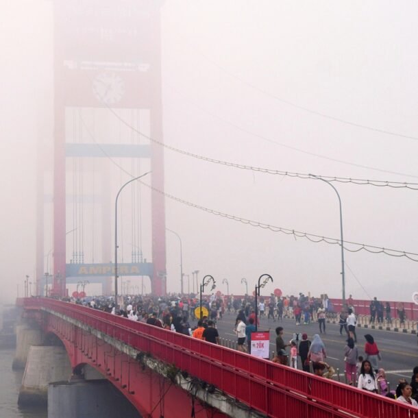 chay-rung-lien-hoan-tai-indonesia:-bat-72-nguoi-tinh-nghi