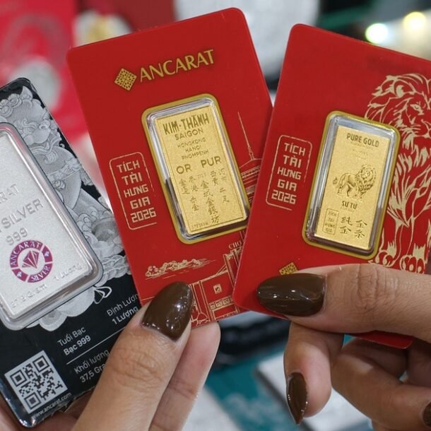 gia-vang-the-gioi-bat-ngo-tien-sat-4.700-usd/ounce
