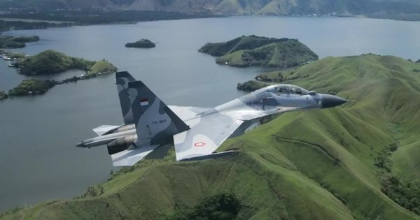 ti&ecirc;m-k&iacute;ch-su-30mk2-cua-kh&ocirc;ng-qu&acirc;n-indonesia-lao-khoi-duong-bang