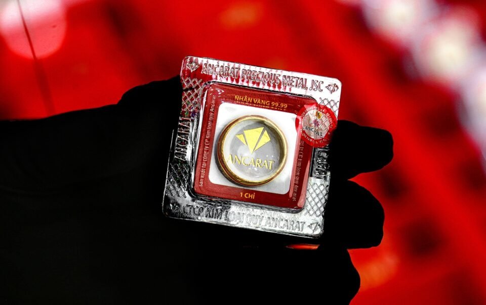 gia-vang-the-gioi-khong-vuot-duoc-nguong-4.700-usd/ounce