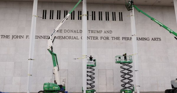 chính-quyen-ông-trump-doa-phá-do-trung-tâm-kennedy