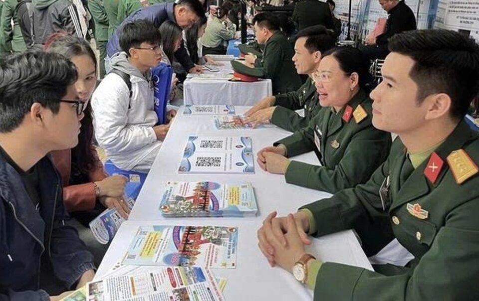 chinh-thuc-nang-muc-tro-cap-doi-voi-si-quan,-quan-nhan-nghi-huu