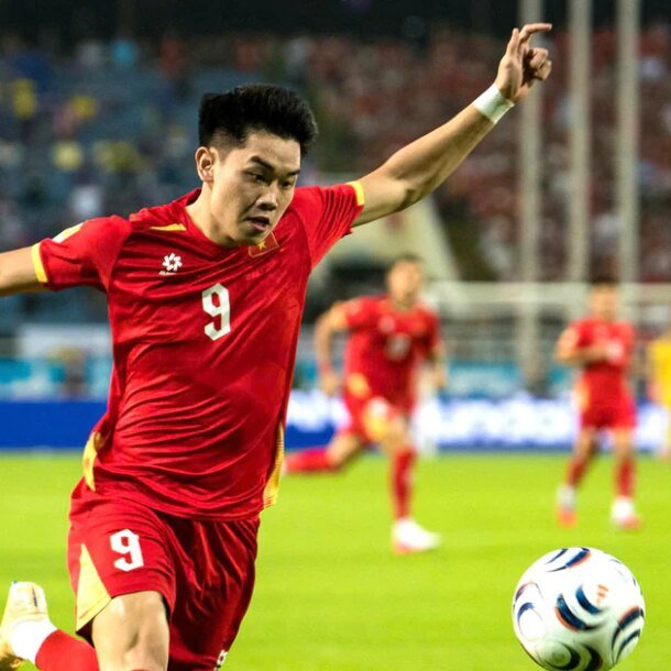quoc-te-cong-nhan-dinh-bac-xung-dang-cau-thu-xuat-sac-nhat-asean-cup