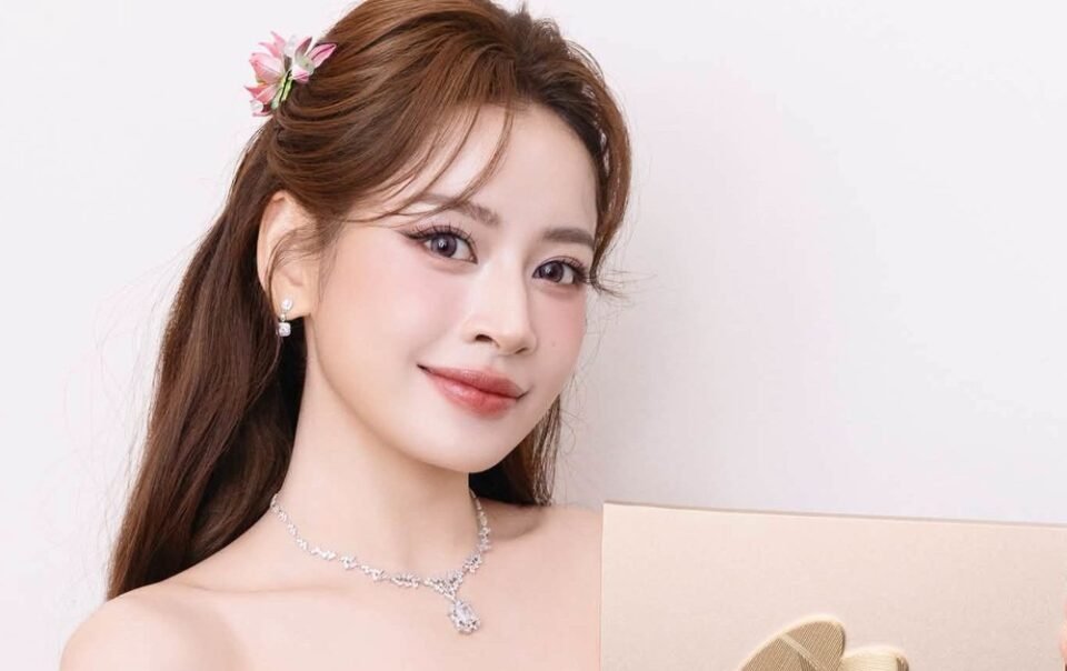 chi-pu-doat-giai-‘nghe-si-co-suc-hut-san-khau-toan-dien’-tai-weibo-gala