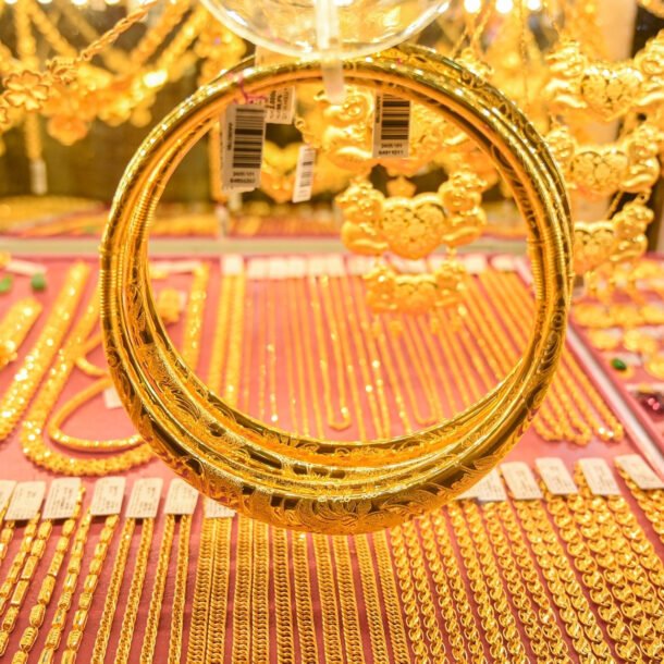 gia-vang-hom-nay-3/8/2026:-sau-cu-giam-manh,-vang-sjc-dien-bien-bat-ngo